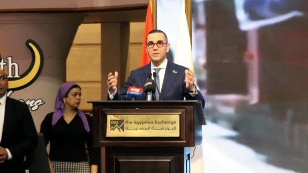 وزير الاستثمار والتجارة الخارجية يشارك في فعاليات بدء التداول بالبورصة 