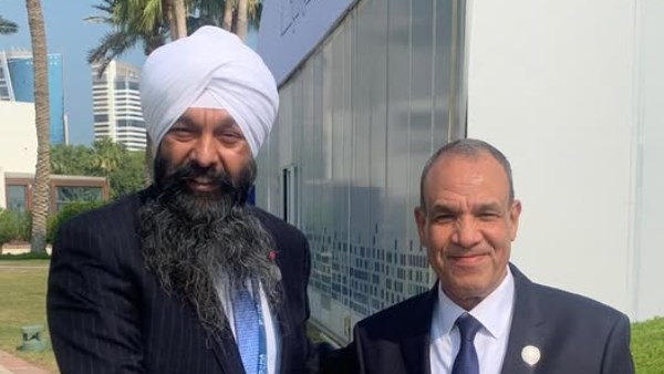 وزير الخارجية يلتقي وزير الدولة الكندي للتنمية على هامش منتدى الدوحة 