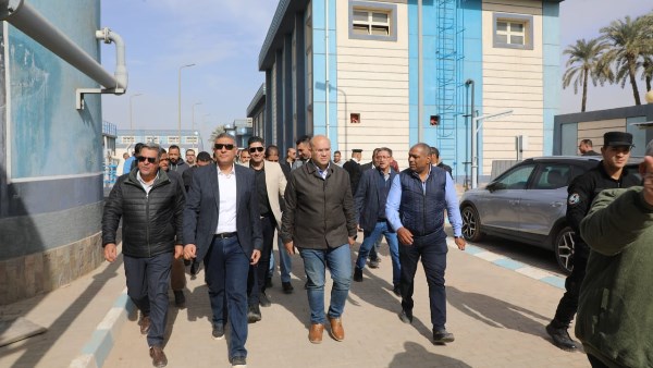 محافظ الجيزة يتفقد محطتي مياه الشرب ورفع الصرف الصحي  بمركز الصف 