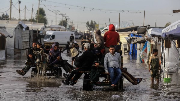 تحرك عاجل.. مصر تطلق حملات إضافية لتوفير خيام جديدة لقطاع غزة