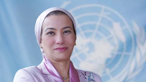 ياسمين فؤاد وزيرة البيئة السابقة تحصد ميدالية «نوبل» للاستدامة 
