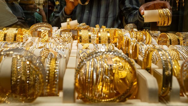 أسعار الذهب العالمي تسجل ارتفاعًا اليوم.. عيار 24 بكام؟ 