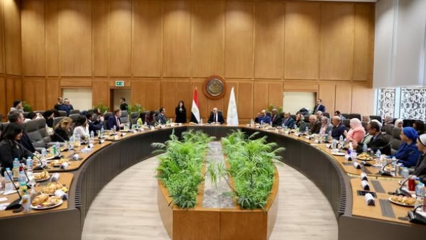 لاستعراض الإنجازات.. وزير التعليم يعقد اجتماعًا مع الجهات الوطنية والدولية