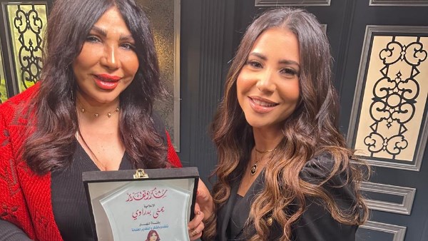 غادة إبراهيم مع يمنى بدراوي من كواليس  بودكاست "يمنى النهاردة"