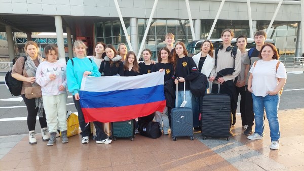 الفريق الروسى المشارك 