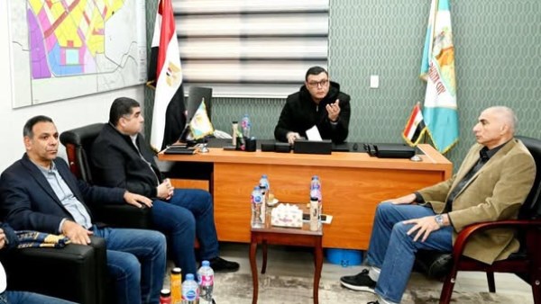 وزير الإسكان يعقد اجتماعاً لاستعراض ملفات العمل وموقف المشروعات