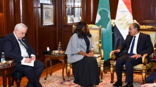 وزير الخارجية يلتقي مفوضة الاتحاد الأفريقي للتنمية الاقتصادية  