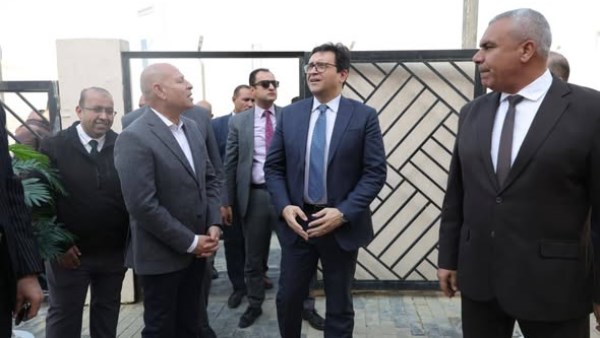 وزير الثقافة ومحافظ القاهرة يتفقدان مكتبة نون السحار 2 تمهيدًا لافتتاحها 