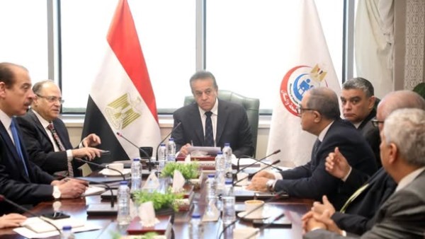 لتعزيز التعاون.. وزير الصحة يعقد اجتماعًا مع وفد ليبي رفيع المستوى