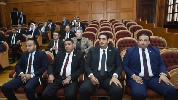 رئيس هيئة الصعيد يستعرض الجهود أمام لجنة الإسكان بمجلس الشيوخ