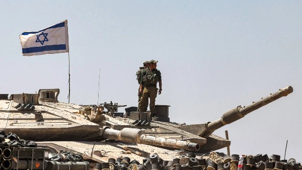 رئيس الوزراء الإسرائيلي: إسرائيل ستنفق 110 مليار دولار على تطوير الأسلحة