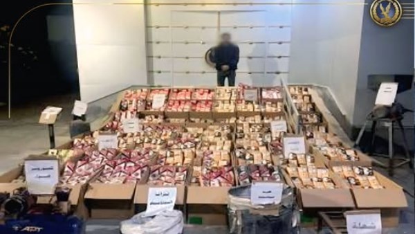 500 ألف قطعة من الألعاب النارية..القبض على مالك محل بالإسكندرية