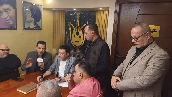 جموع الموسيقيين يفوضوا مصطفى كامل بإتخاذ كافة الاجراءات القانونية ضد المخالفين لحماية النقابة