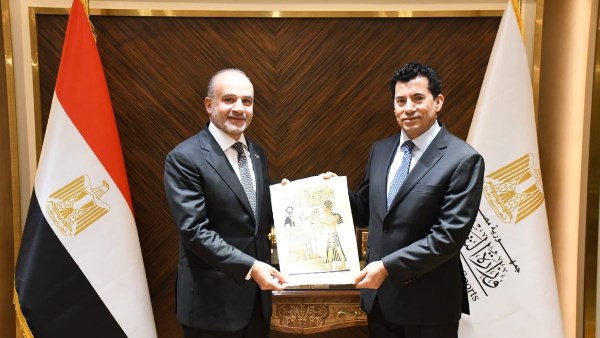 وزير الشباب والرياضة