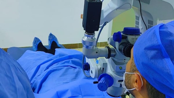 *«صناع الخير» تُجري عمليات جراحية للحالات المستحقة بسوهاج ضمن مبادرة «عينك في عنينا»*