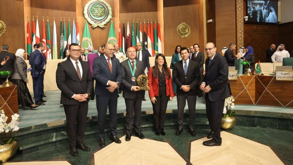 وزير الشباب والرياضة