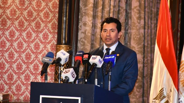 وزبر الشباب والرياضة