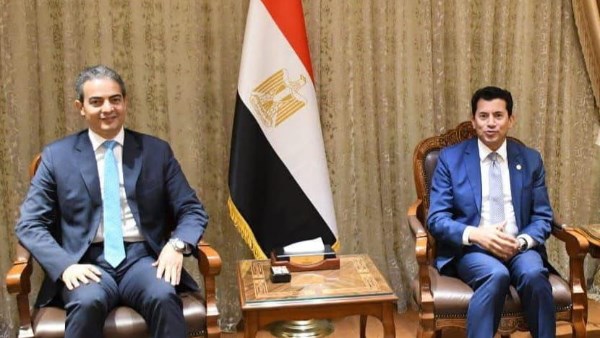 وزير الشباب وطارق سعده