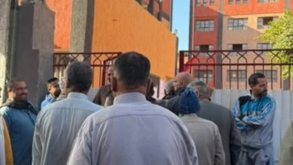 الناخبون يتوافدون على لجان منشأة القناطر بالدوائر الملغاة للنواب