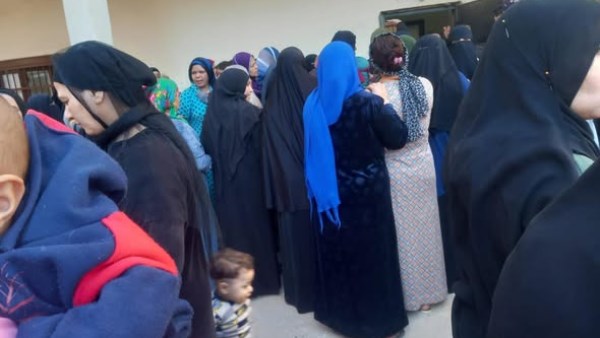 إقبال كثيف للسيدات في اللجان الانتخابية بالمنيا للتصويت في انتخابات النواب