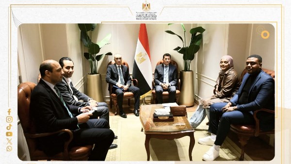 الدكتور أشرف صبحي والبطلة نعمة سعيد