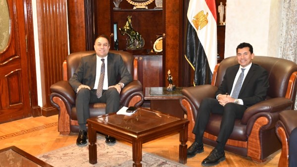وزير الشباب والرياضه يشهد توقيع عقد رعاية منتخب مصر