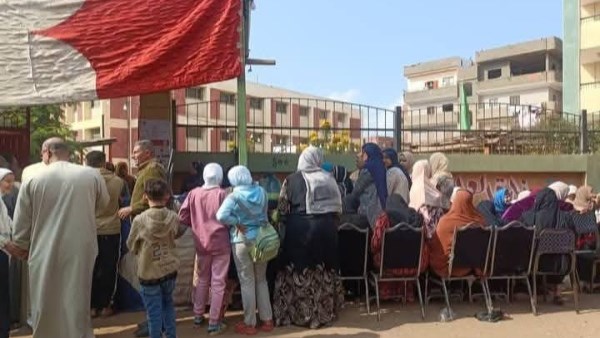  السيدات في المقدمة.. توافد الناخبين أمام اللجان بالمنوفية للإدلاء بأصواتهم في ثاني أيام انتخابات النواب