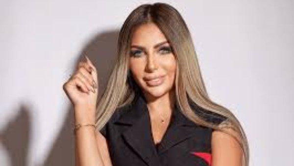 وصول سارة خليفة و27 متهماً إلى المحكمة لمحاكمتهم في قضية المخدرات الكبرى