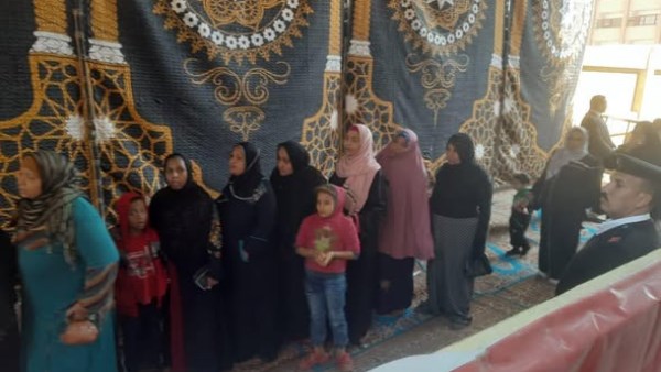  إقبال كبير في بعض لجان الاقتراع بسوهاج للتصويت بانتخابات النواب في جولة الإعادة