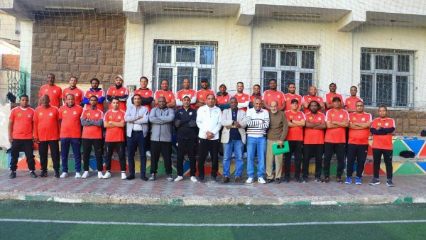 جمال محمد علي مع المدربين