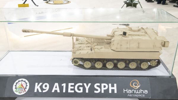 ن أحدث المنتجات العسكرية في إيديكس 2025