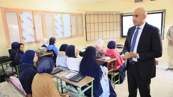 الوزير محمد عبد اللطيف الانضباط المدرسي ركن أساسي في نجاح العملية التعليمية
