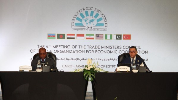 وزير الاستثمار يترأس اجتماعات وزراء التجارة لمجموعة الدول الثماني النامية D‑8