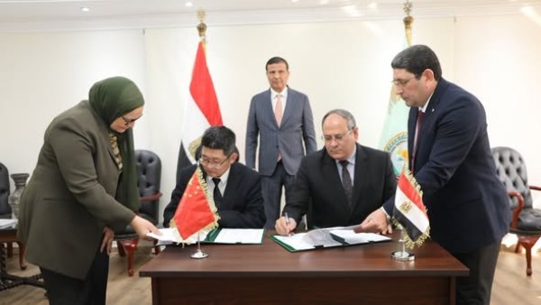 وزير الزراعة يشهد توقيع مذكرة تفاهم بين "البحوث الزراعية" وأكاديمية صينية لتعزيز التعاون البحثي والتقني