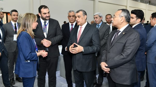 وزير الدولة للإنتاج الحربي يزور أجنحة عدد من الشركات المشاركة بمعرض "EDEX 2025"