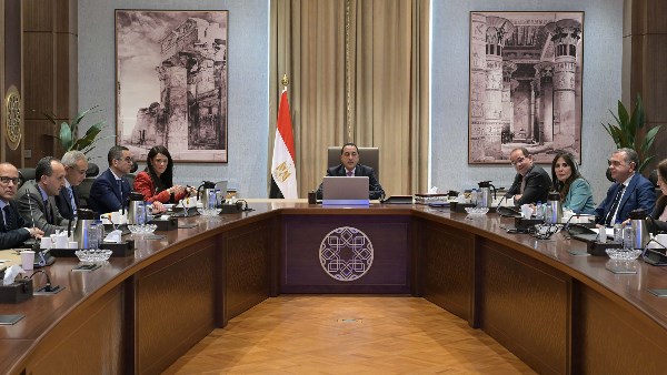 اجتماع  رئيس مجلس الوزراء مع وزارات المجموعة الاقتصادية