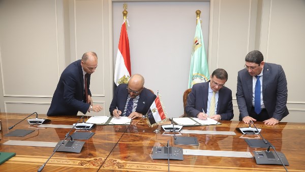 وزير الزراعة يوقع اتفاقية تجديد استضافة مصر للمركز الدولي للأسماك 