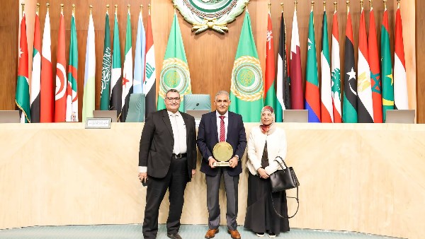 جائزة أفضل مشروع عربي لتطوير البنية التحتية عن "تنمية جنوب الوادي" ضمن جوائز التميز الحكومي العربي 2025