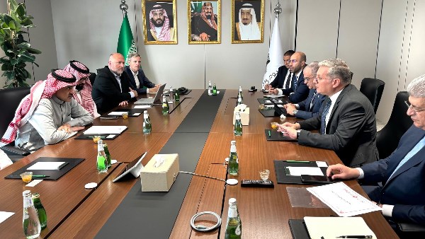 زيارة وزير البترول والثروة المعدنية إلى السعودية