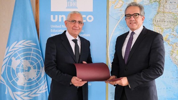 سفير مصر فى باريس مع خالد العناني