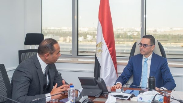  المهندس حسن الخطيب  وزير الاستثمار والتجارة الخارجية