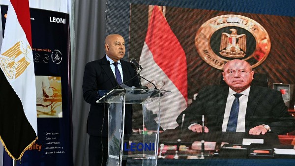  الفريق مهندس كامل الوزير- نائب رئيس مجلس الوزراء للتنمية الصناعية - وزير الصناعة والنقل