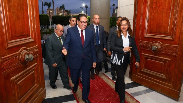 زيارة وزيرة التنمية المحلية لجامعة القاهرة 