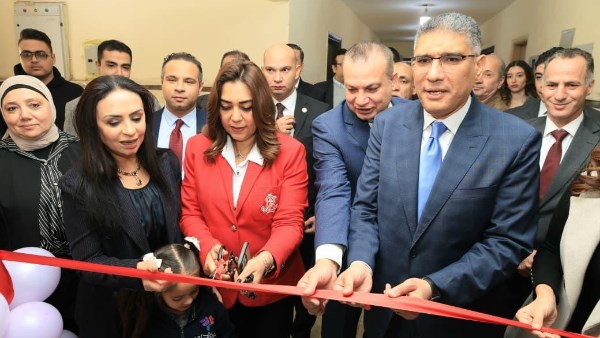 وزيرتا التضامن الاجتماعي والتنمية المحلية ومحافظ الجيزة يفتتحون المجمع الخدمي بمساكن روضة السودان