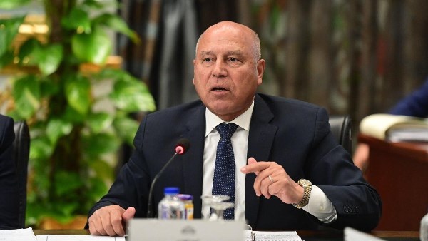 الفريق كامل الوزير نائب رئيس مجلس الوزراء ووزير الصناعة والنقل