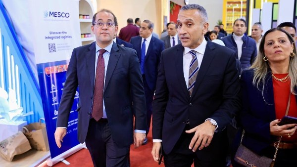 جانب من جولت وزير المالية داخل معرض «فود أفريكا»