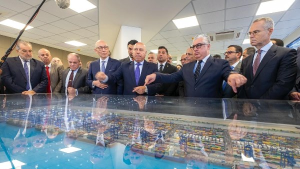 ببدء التشغيل التجريبي للمرحلة الأولى من مشروع (محطة البحر الأحمر لتداول الحاويات RSCT) 