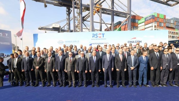 وزير الصناعة والنقل يشهد بدء التشغيل التجريبي لمحطة البحر الأحمر للحاويات رقم ١ بميناء السخنة 