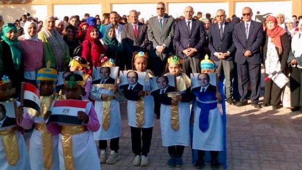 جانب من زيارة مدرسة الشهيد عمرو فريد عبد الظاهر المتمزة للغات