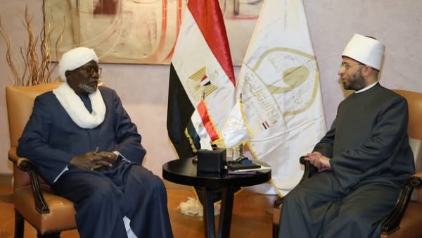  لقاء بين وزير الأوقاف ومفتي تشاد على هامش مؤتمر الإفتاء الدولي